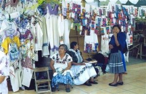 Michoacán's beautiful textiles at the Domingo de Ramos crafts fair