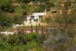 Small Oaxaca villages along the road to Sierra Guacamaya © Alvin Starkman, 2011