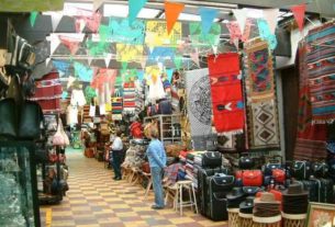 The blocks between Avenues Revolución and Constitución have secret shopping passages to be explored. Remarkably inexpensive stained glass pieces attracted my attention.