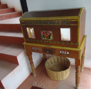 A Mexican antique traveling trunk and stand © Alvin Starkman, 2011