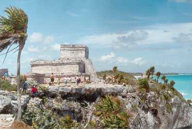 The spectacular ruins of the Maya city of Tulum overlook the Caribbean in Quintana Roo. © Anthony Wright, 2001