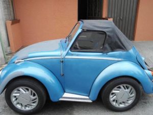 A hybrid VW on a Mexico City street © Peter W. Davies, 2013