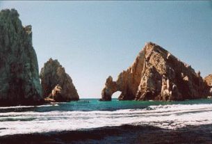 Tip of the Baja California Peninsula, where the Sea of Cortés meets the Pacific © Dr. Ilya Treyger