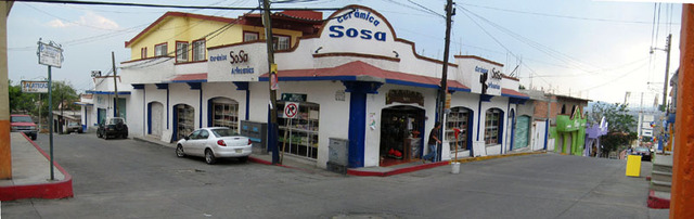 A corner Mexican ceramic store in quiet 3 de Mayo, Morelos, not far from Cuernavaca. © Julia Taylor, 2008