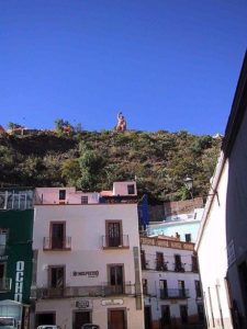 Pipila, a monument to the hero of the Mexico's War of Independence of 1810, looks out over the city of Guanajuato from a considerable height. © Geri Anderson, 2001