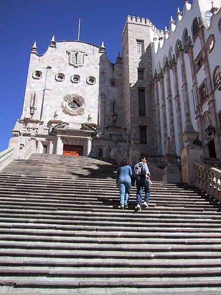 Entrance to Mexico's beautiful and prestigious University of Guanajuato. © Geri Anderson, 2001