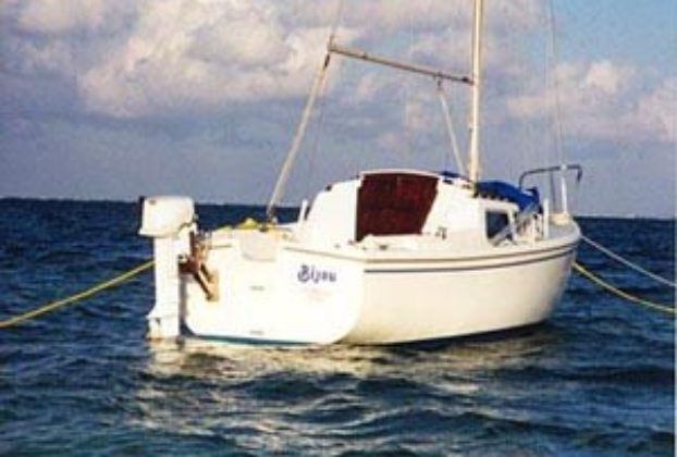 The Bijou, docked at Punto Morelos, Quintana Roo © Roger Cunningham, 200o