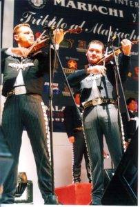 Viva Mexico! Viva El Mariachi!