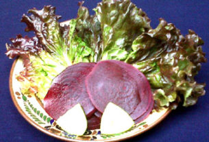 Lettuce, beets and jicama are usually part of a Mexican Christmas Eve salad, or ensalada de Noche Buena. © Daniel Wheeler, 2009