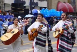 Viva Mexico! Viva El Mariachi!