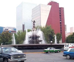 Paseo de la Reforma © Rick Meyer, 2001