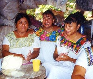 Family, friends, good food, and good times in Mexico contribute to a sense of well-being © John Gladstein, 2004