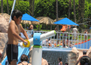 Water pistols and boys -- there's no more to say. When it's hot in Mexico, this is a great option. © Julia Taylor, 2008