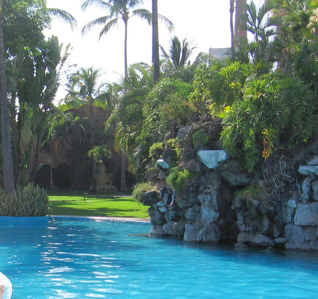 A "secret" cave makes this pool fun to explorein the Ex-Hacienda Temixco in Morelos, Mexico. © Julia Taylor 2008