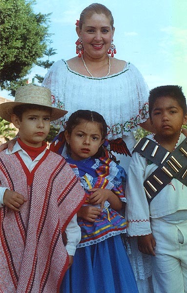 Feliz Dia de las Madres Latina Mothers Day