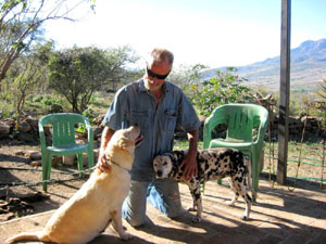 Nick Lampiris lives with his dogs in Mexico's Lake Chapala area. © Marvin West, 2010