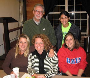 Tennessee teachers visiting Mexico's San Quintin primary school in Nayarit: (front) Alisa Lemons, Laura Darby, Jackie Jacobsen Hutto (back) Edd Bissell, Whitney Jacobsen © Marvin West, 2014