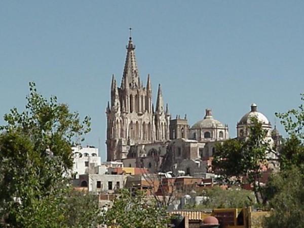 San Miguel de Allende © Nancy Harless, 2003