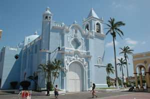 The church in the Mexican river port town of Tlacotalpan, Veracruz offers a picture postcard photo shot. In 1998, the historical district of Tlacotalpan was declared a World heritage Site by UNESCO. © Roberta Sotonoff, 2009