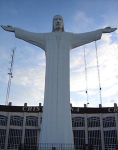 Monumental statue of Cristo de las Noas near Torreon, Mexico © Jarekt, 2008