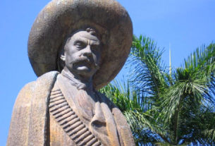 Statue of Revolutionary hero Emiliano Zapata © Julia Taylor 2007