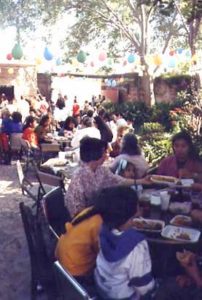 El Professor celebrates El Dia de los Reyes with boys, family and friends.