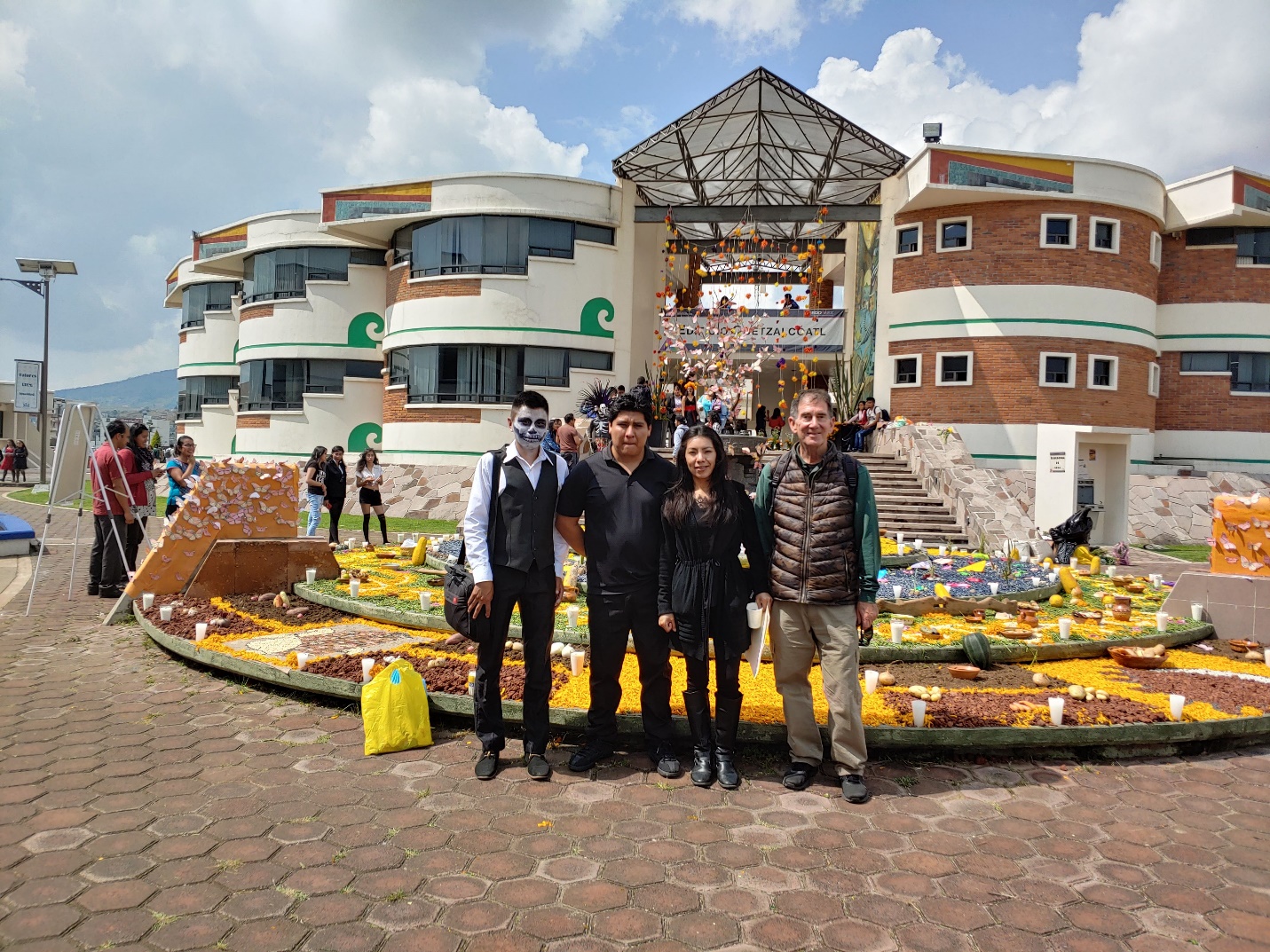 Author (far right),with head of the English program, Edith, and two English professors at UIEM (Day of the Dead) - El autor, extrema derecha,con la directora del programa de inglés y otros profesores de inglés © 2021 James Musselman