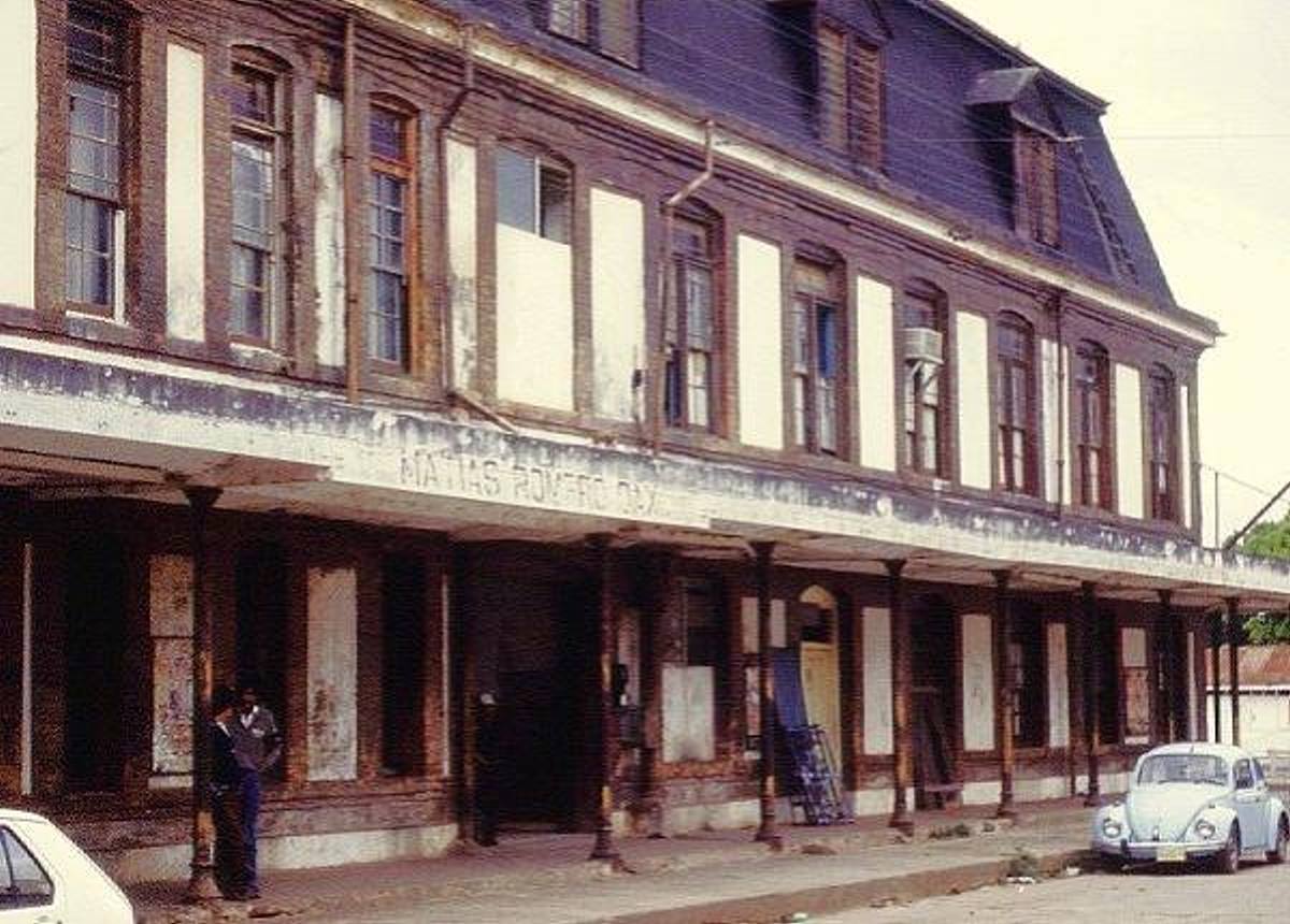 Railway Station, Matias Romero, Oaxaca. Credit: Tony Burton