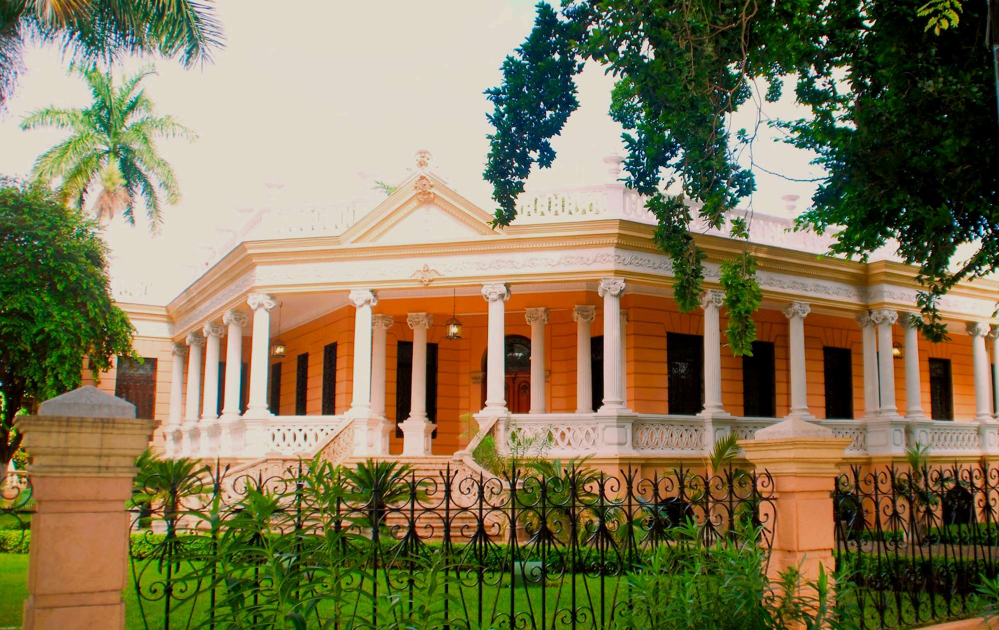 Mansion on Paseo de Montejo, Mérida © 2022 Jane Simon Ammeson