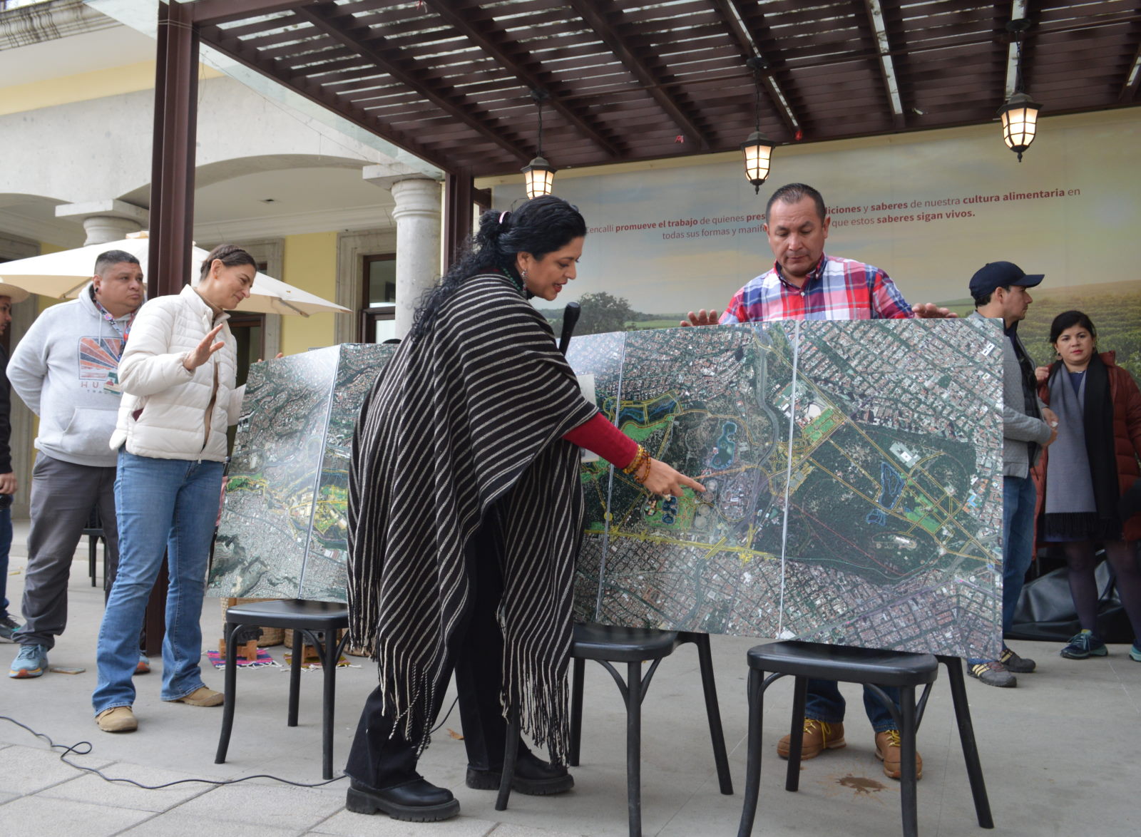 Alejandra Frausto (federal Secretary of Culture) provides an overview of Chapultepec: Nature and Culture to a press group. © Leigh Thelmadatter.