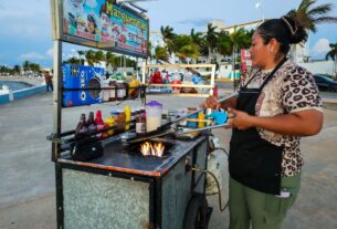 Marquesita stand, Campeche © 2026 Florence Voller.