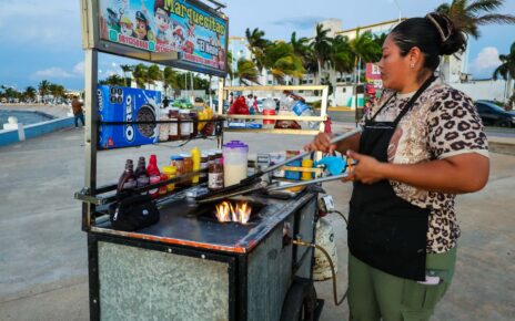 Marquesita stand, Campeche © 2026 Florence Voller.