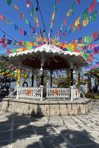 Plaza de Armas, Puerto Vallarta. © Florence Voller, 2025.