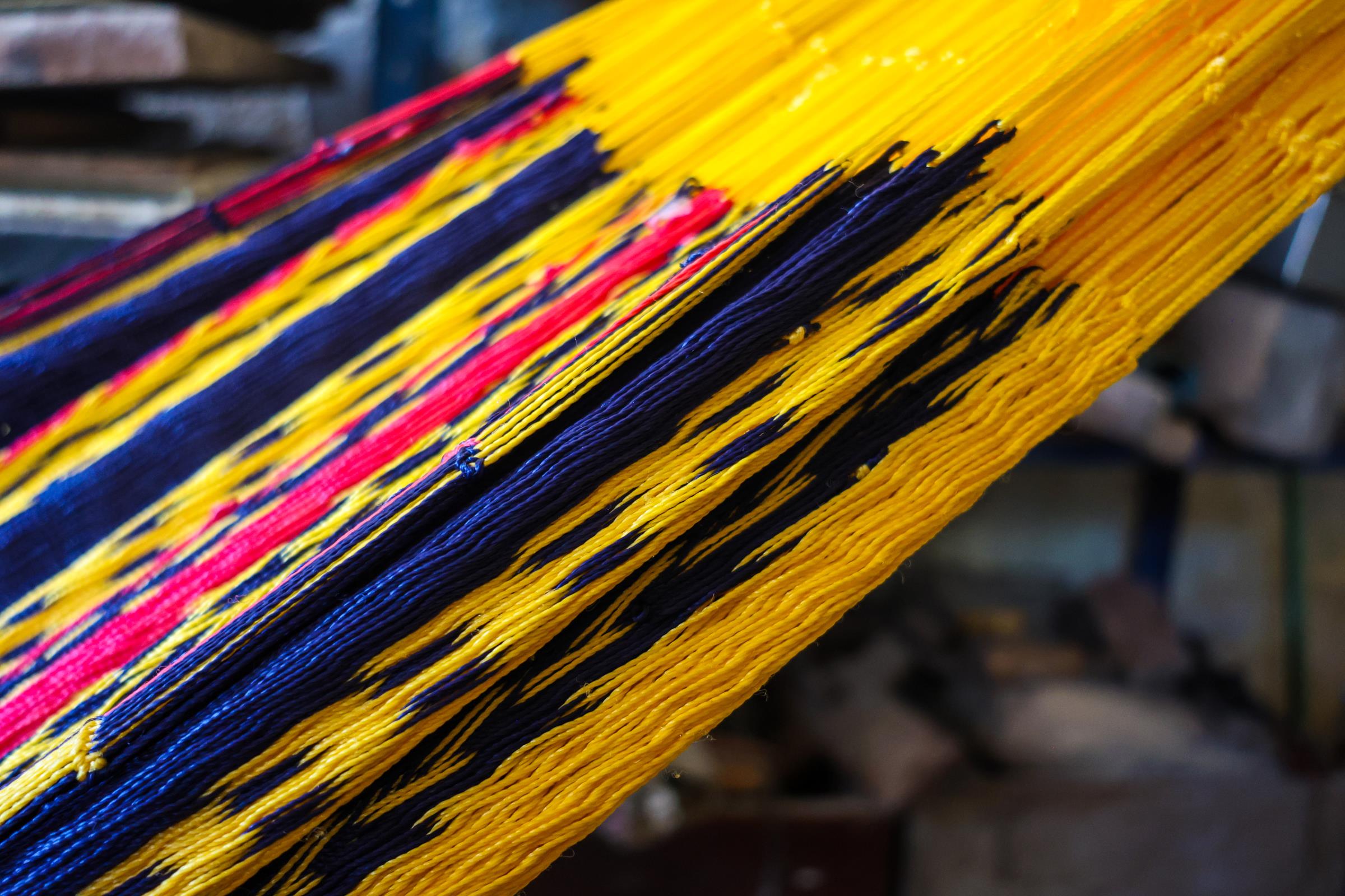 The craftsmanship and colors of expert third-generation hamaquero Reene Bera. © 2026 Florence Voller.